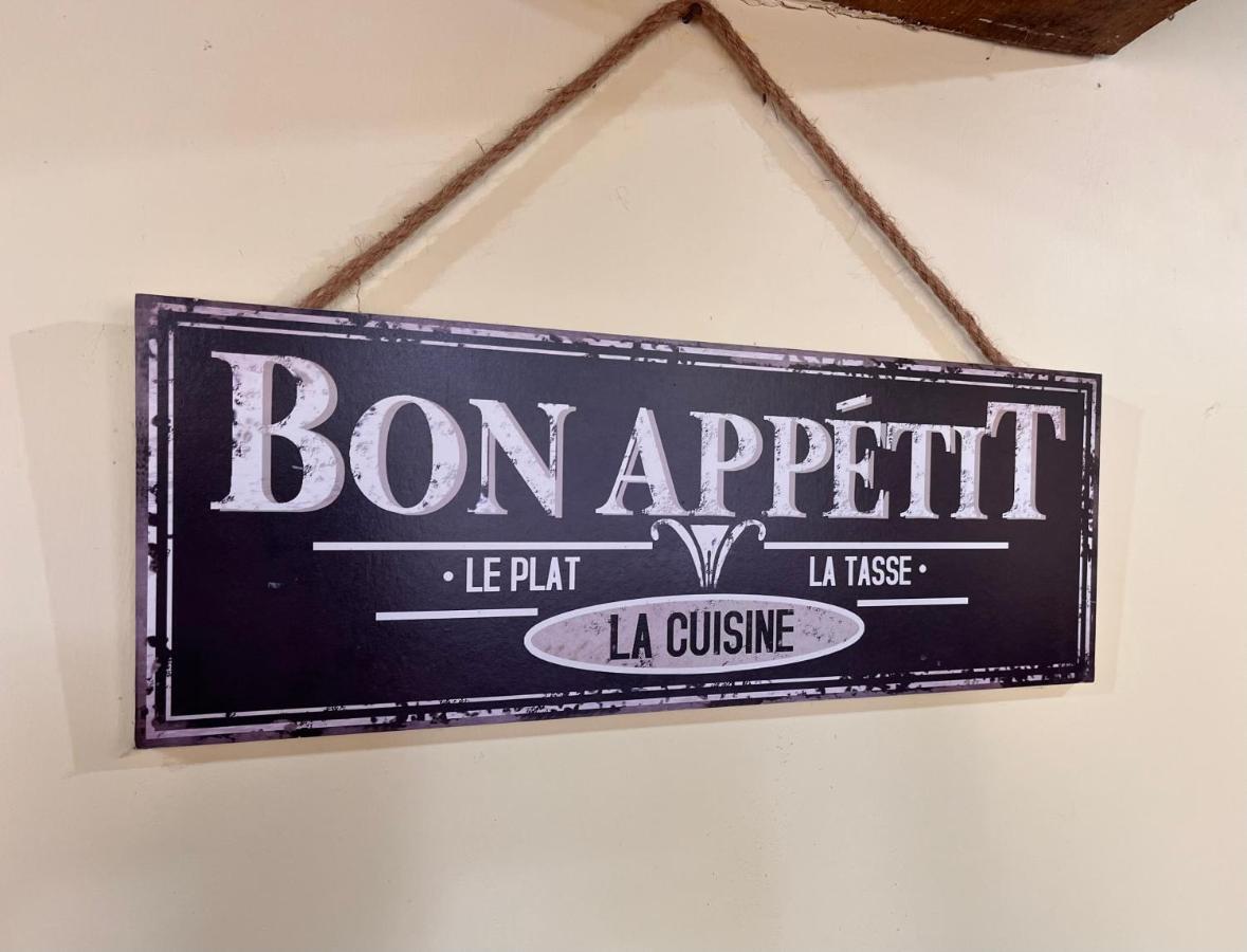 La Maison Du Passeur Availles-Limouzine Exteriör bild