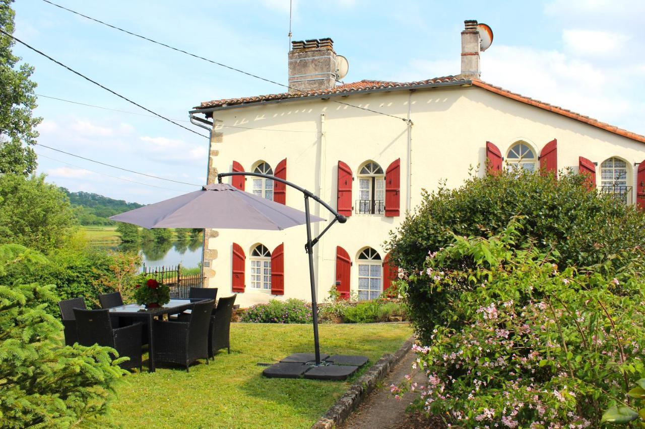 La Maison Du Passeur Availles-Limouzine Exteriör bild