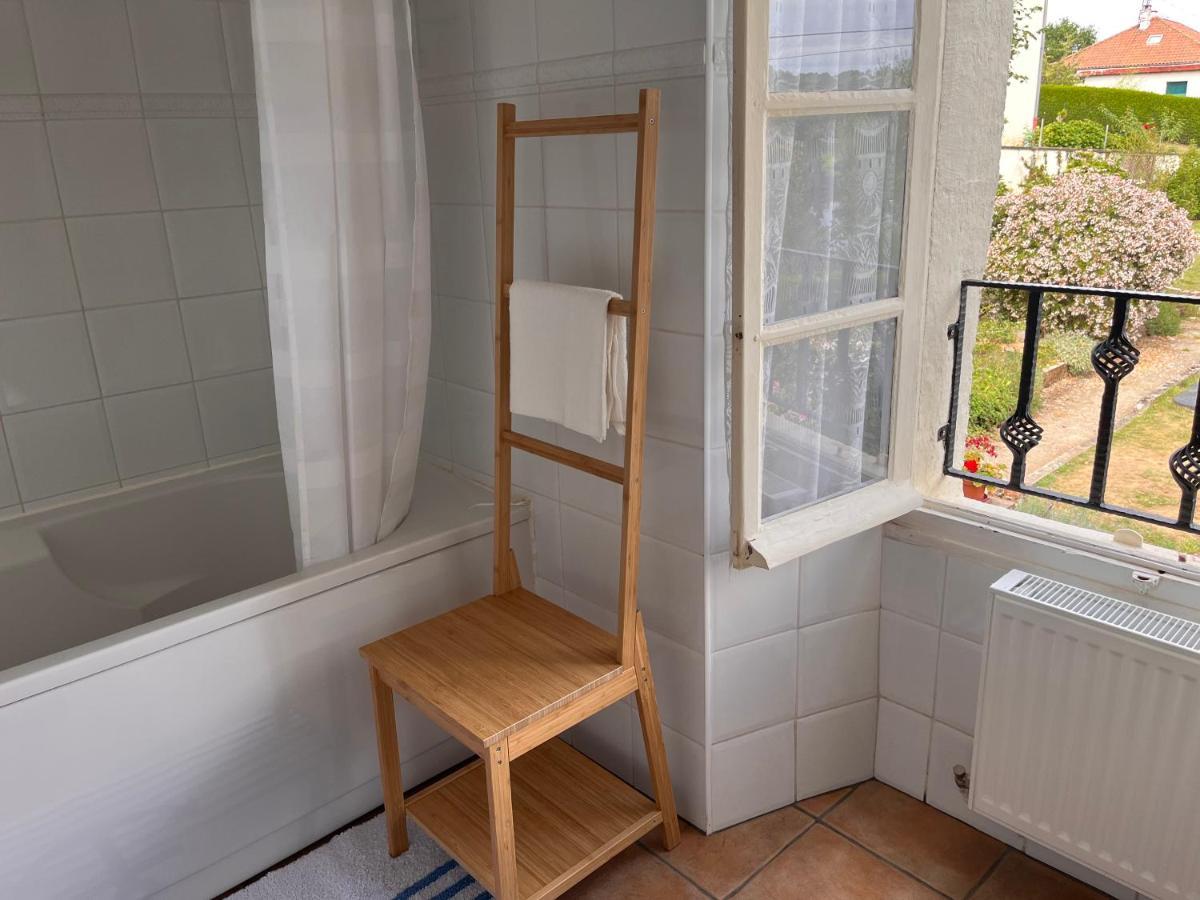 La Maison Du Passeur Availles-Limouzine Exteriör bild